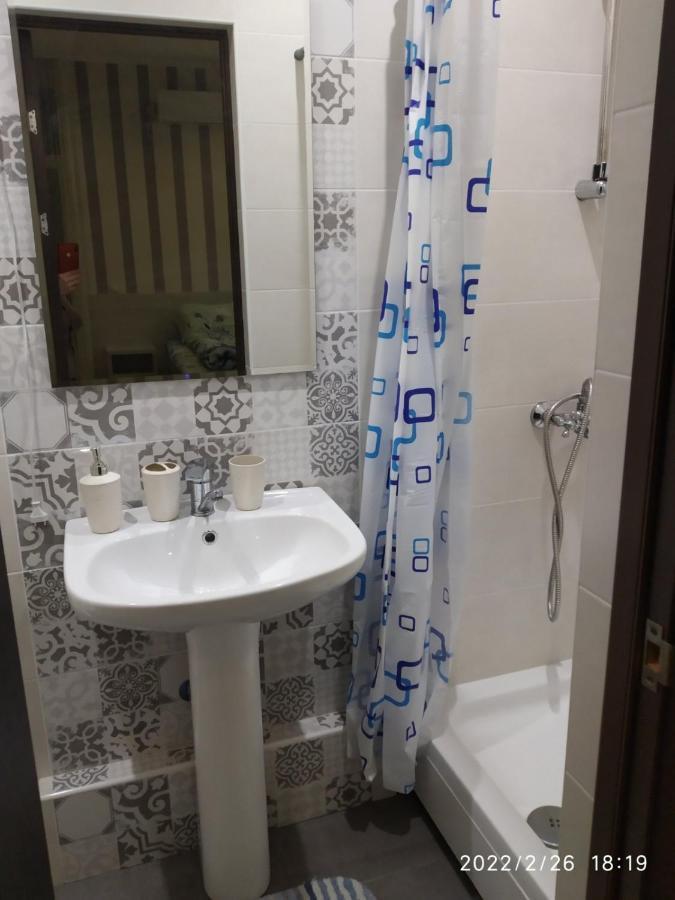 Hotel Paulina Falesti Kültér fotó